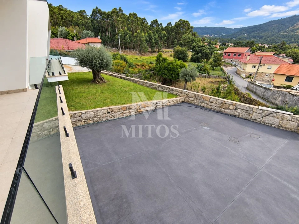 Moradia T3 para Venda em Mujães Foto 4