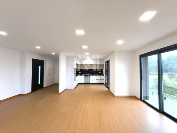 Moradia T3 para Venda em Vila de Punhe