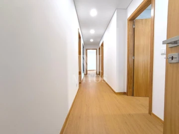 Moradia T3 para Venda em Vila de Punhe