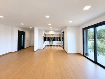 Moradia T3 para Venda em Mujães