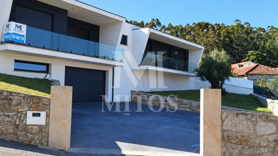 Moradia T3 para Venda em Mujães