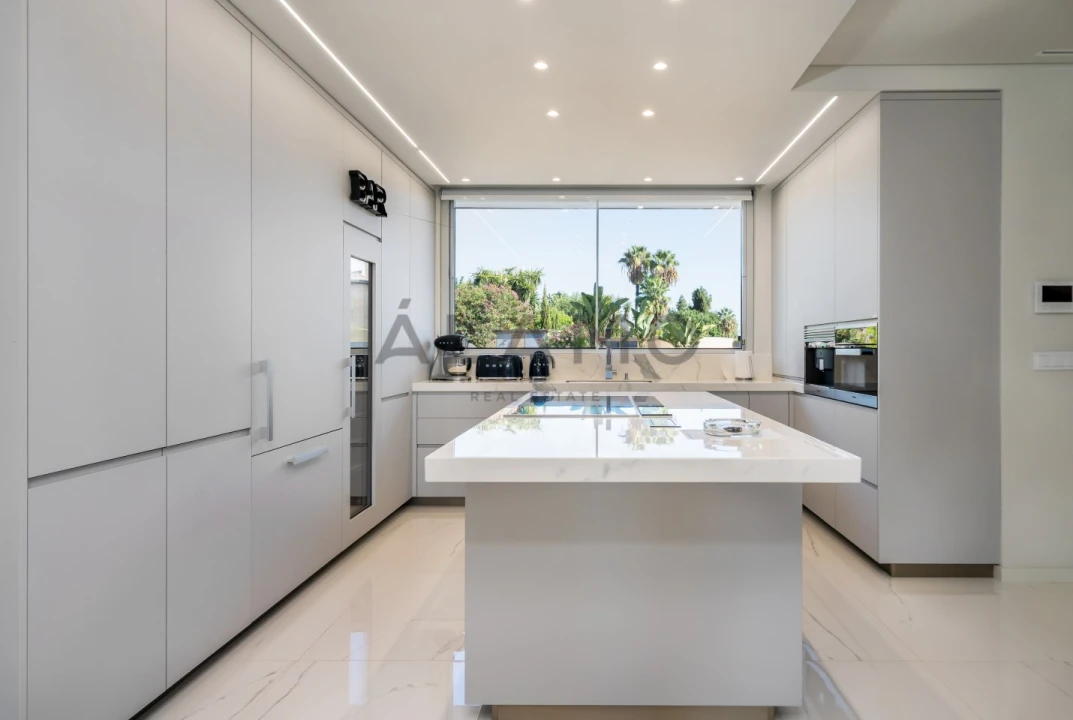 Moradia T4 para Venda em Quarteira Foto 6
