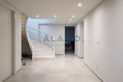Moradia T4 para Venda em Quarteira