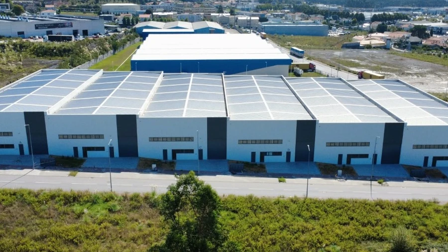Armazém para Arrendamento em Vilarinho das Cambas
