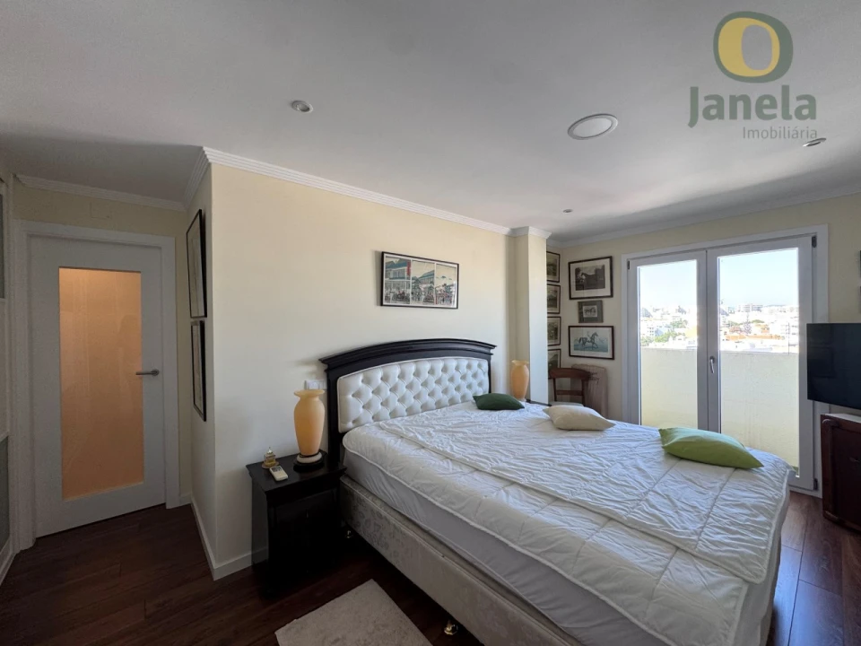 Apartamento T5 para Venda em Faro (Sé e São Pedro) Foto 4