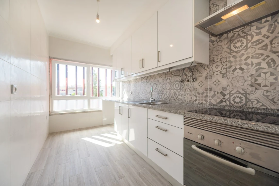 Apartamento T1 para Arrendamento em Falagueira-Venda Nova Foto 1