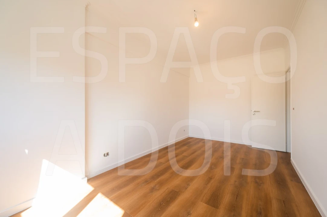 Apartamento T1 para Arrendamento em Falagueira-Venda Nova Foto 8