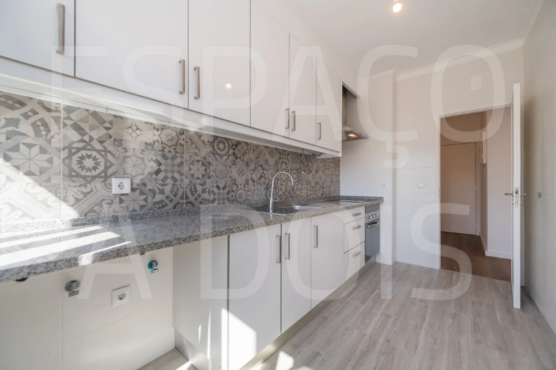 Apartamento T1 para Arrendamento em Falagueira-Venda Nova Foto 13