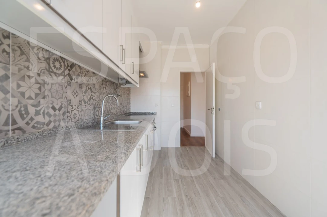 Apartamento T1 para Arrendamento em Falagueira-Venda Nova Foto 14