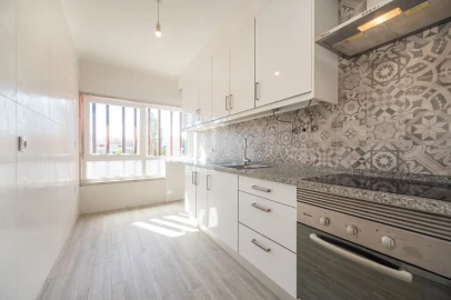 Apartamento T1 para Arrendamento em Falagueira-Venda Nova