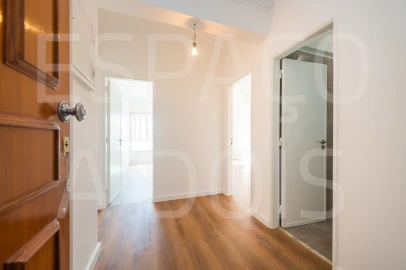 Apartamento T1 para Arrendamento em Falagueira-Venda Nova