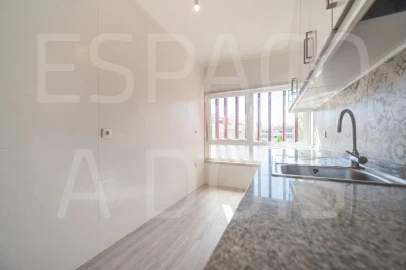 Apartamento T1 para Arrendamento em Falagueira-Venda Nova