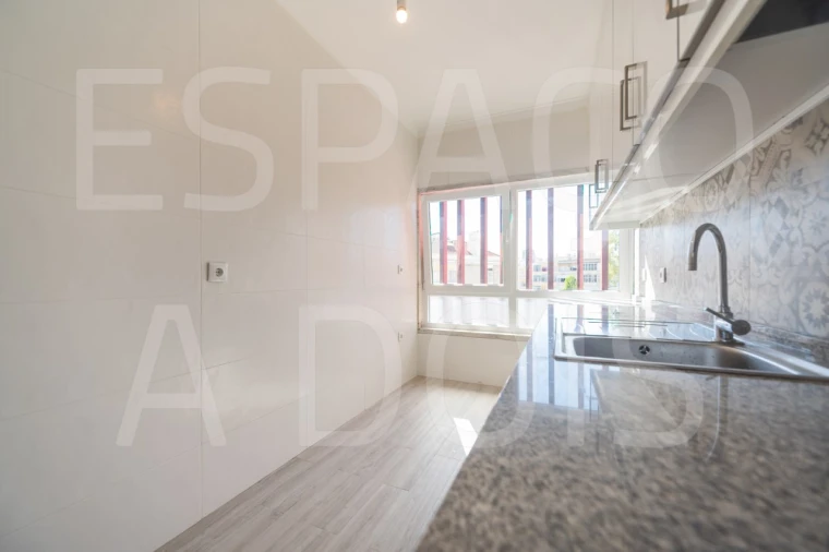 Apartamento T1 para Arrendamento em Falagueira-Venda Nova Foto 11