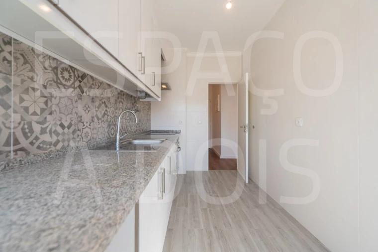 Apartamento T1 para Arrendamento em Falagueira-Venda Nova Foto 14