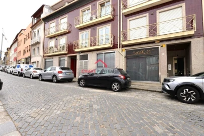 Loja para Arrendamento em São Vicente (Braga)
