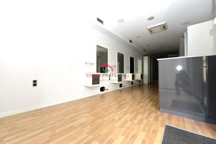 Loja para Arrendamento em São Vicente (Braga) Foto 7