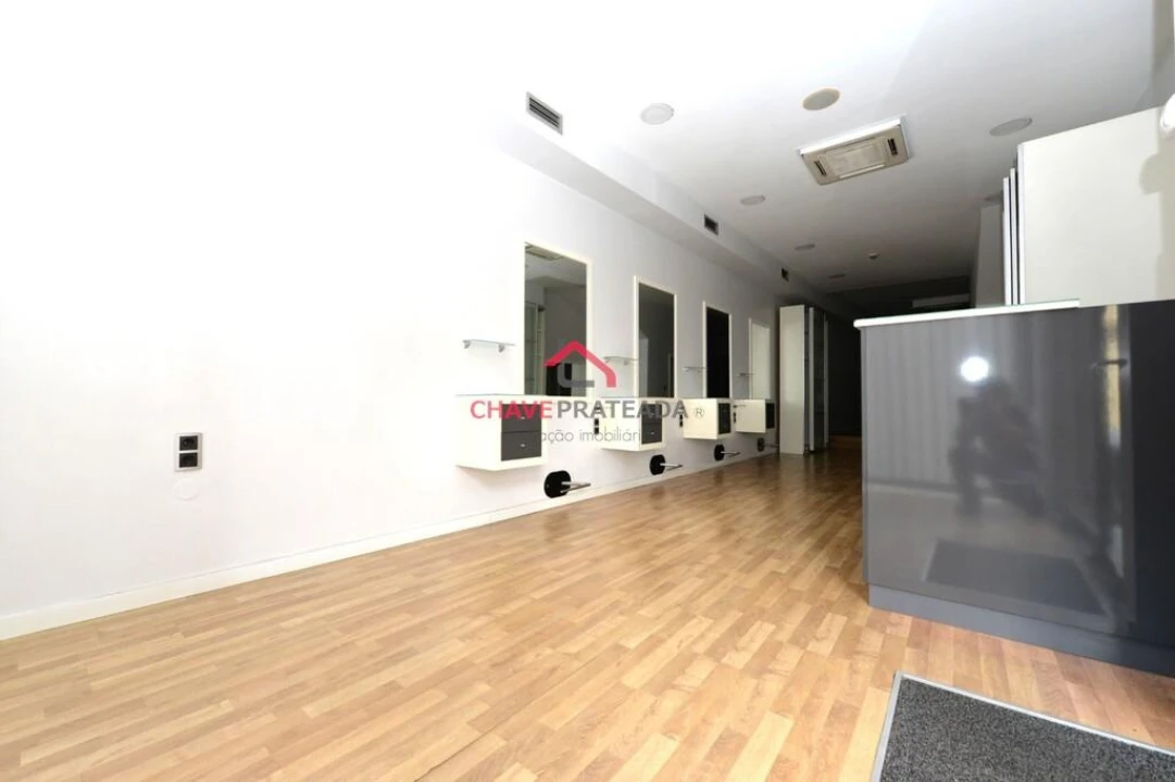 Loja para Arrendamento em São Vicente (Braga) Foto 7