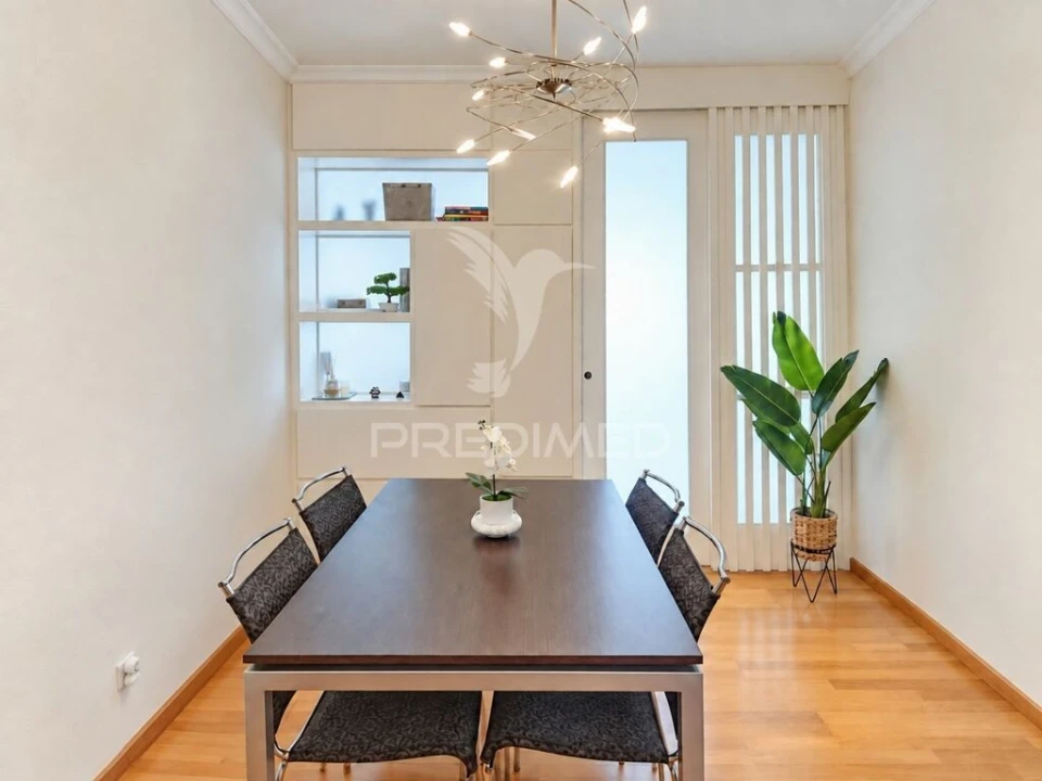 Apartamento T1 para Venda em Caniço Foto 2