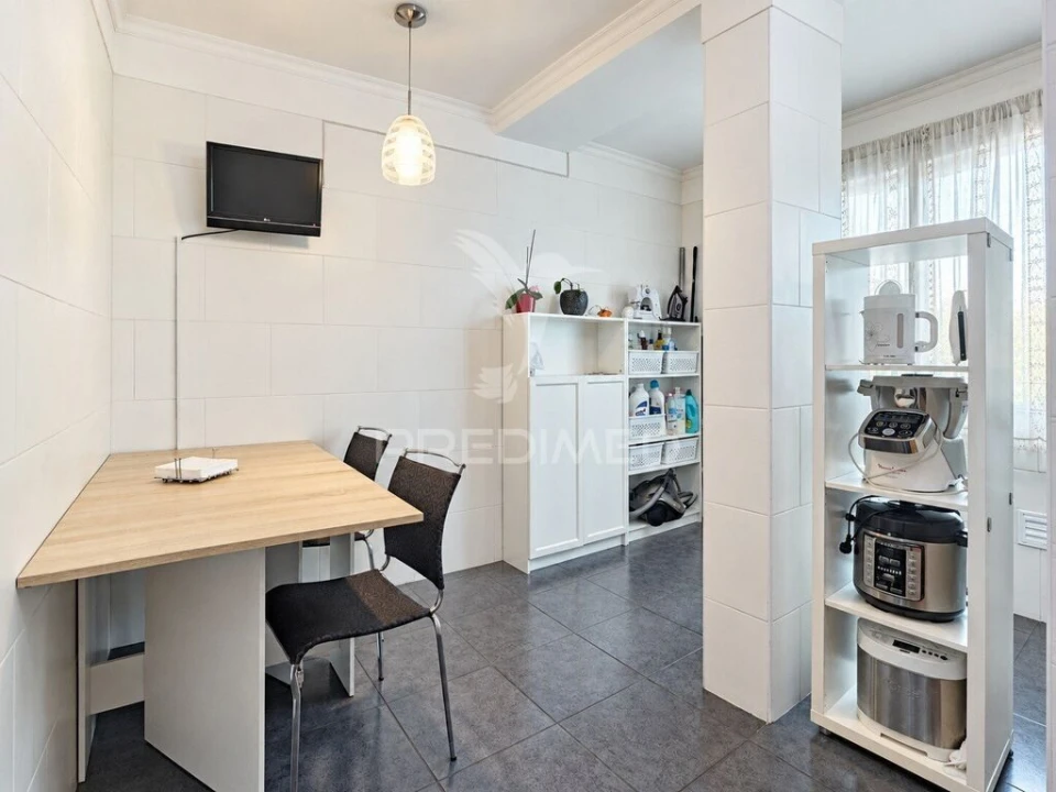 Apartamento T1 para Venda em Caniço Foto 10