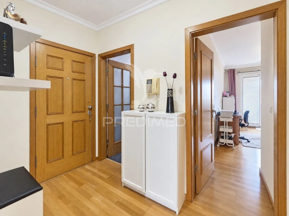 Apartamento T1 para Venda em Caniço Foto 8