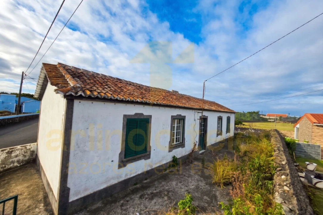 Moradia T2 para Venda em Lajes Foto 10