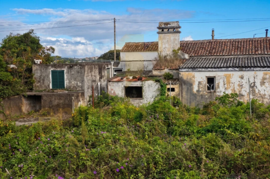 Moradia T2 para Venda em Lajes Foto 3
