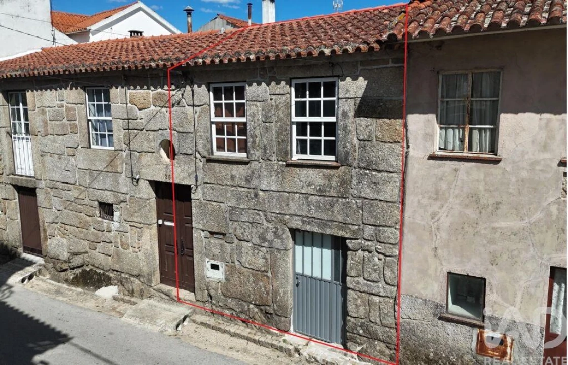Moradia T1 para Venda em Travanca de Lagos Foto 1