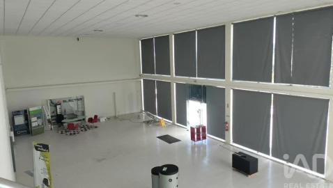 Armazém para Venda em Valpaços e Sanfins