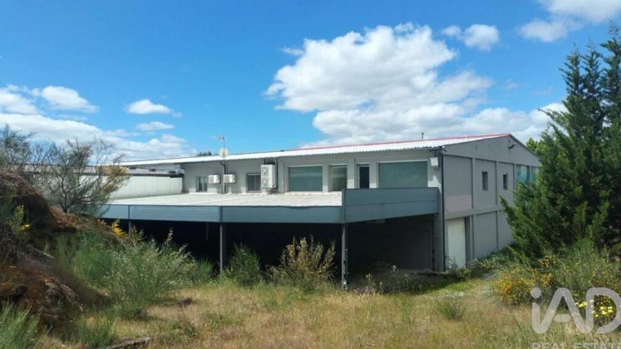 Armazém para Venda em Valpaços e Sanfins