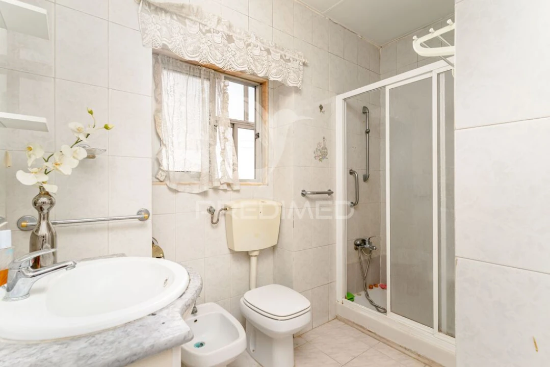 Apartamento T3 para Venda em Almada, Cova da Piedade, Pragal e Cacilhas Foto 6