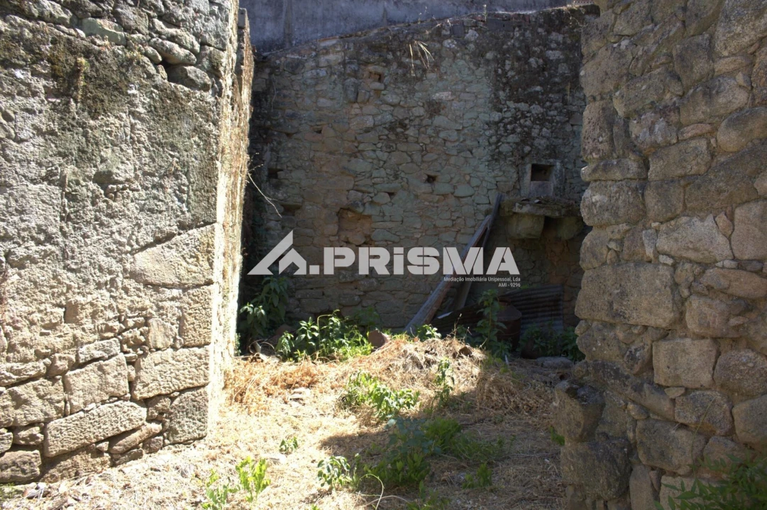 Moradia T2 para Venda em Escalos de Cima e Lousa Foto 14