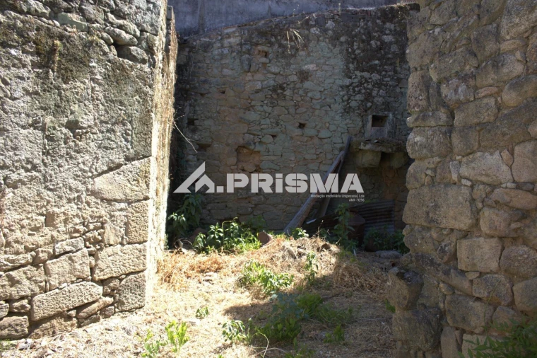 Moradia T2 para Venda em Escalos de Cima e Lousa Foto 14