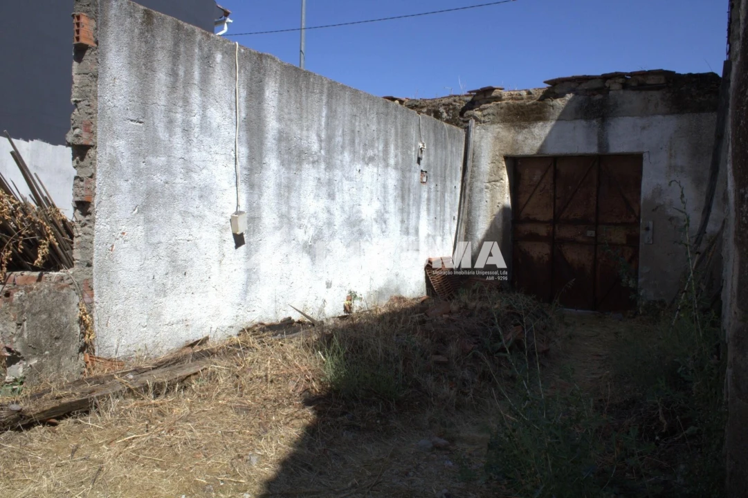 Moradia T2 para Venda em Escalos de Cima e Lousa Foto 18