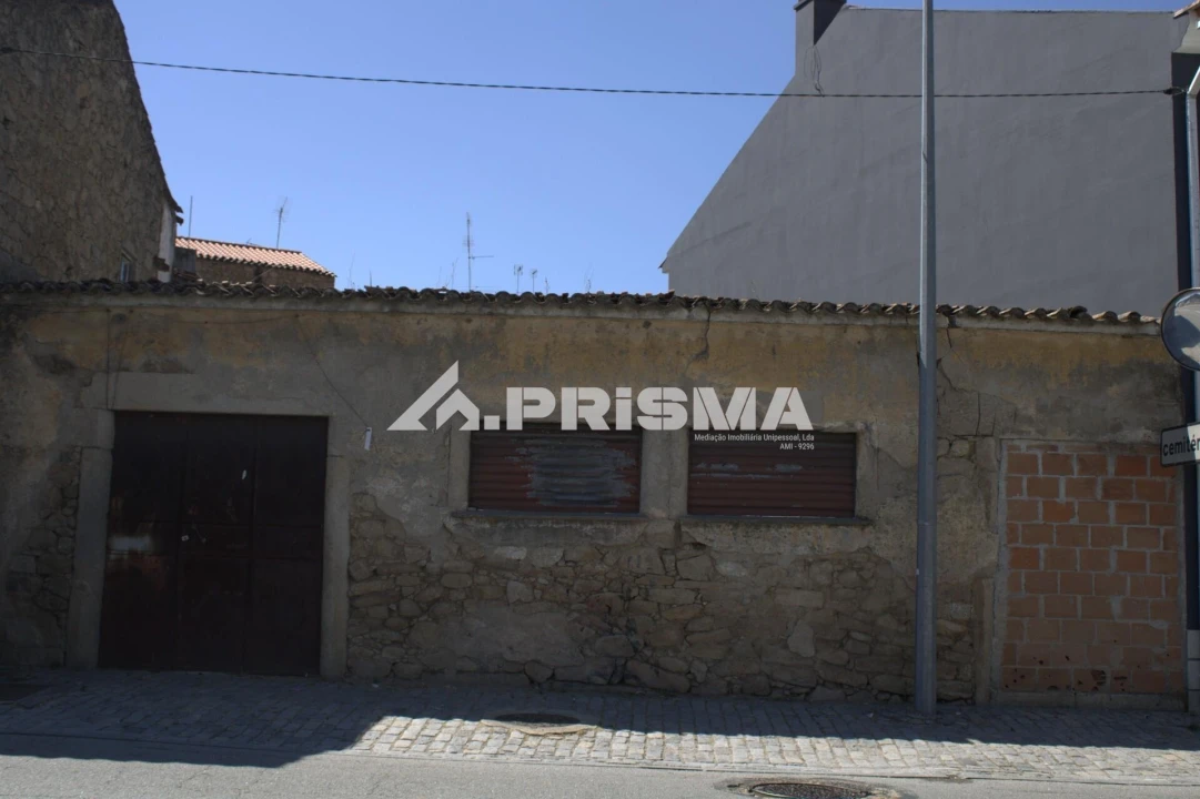 Moradia T2 para Venda em Escalos de Cima e Lousa Foto 1