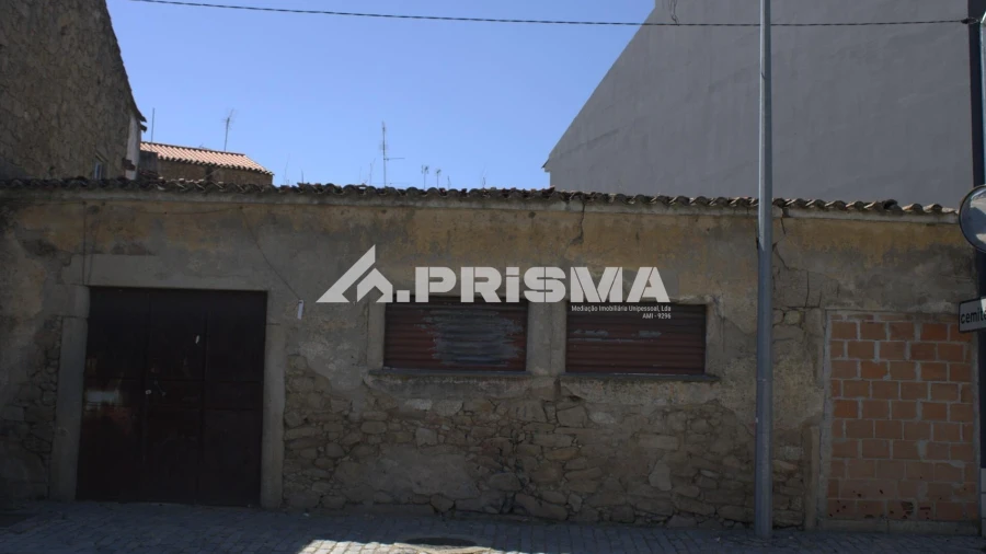 Moradia T2 para Venda em Escalos de Cima e Lousa