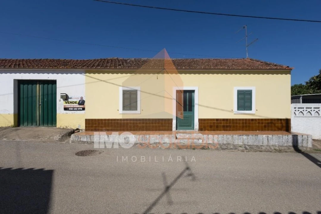 Moradia T3 para Venda em Almoster Foto 2