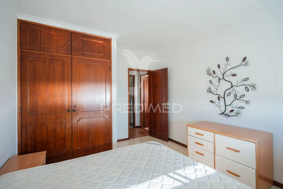 Apartamento T2 para Venda em Nazare Foto 12