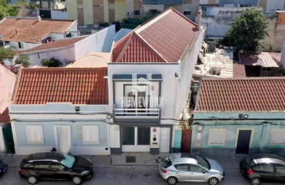 Moradia T3 para Venda em Baixa da Banheira e Vale da Amoreira