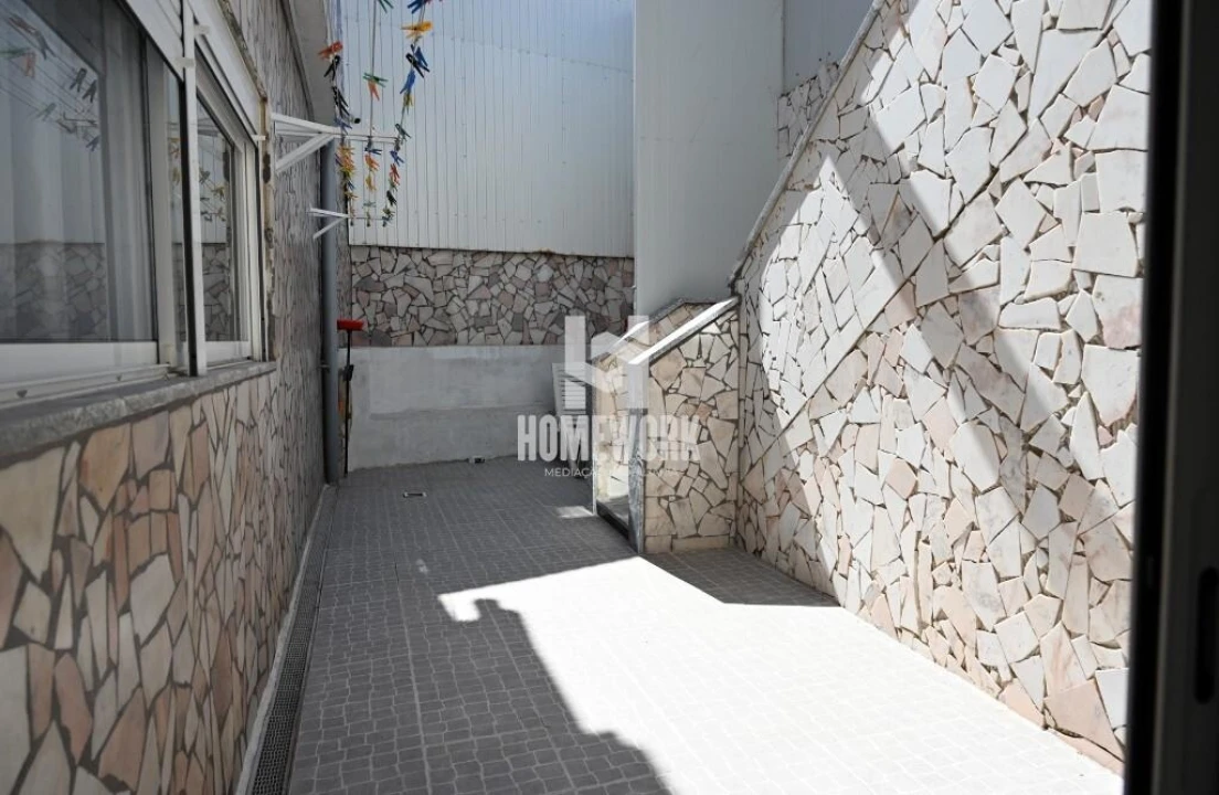 Moradia T3 para Venda em Baixa da Banheira e Vale da Amoreira Foto 32