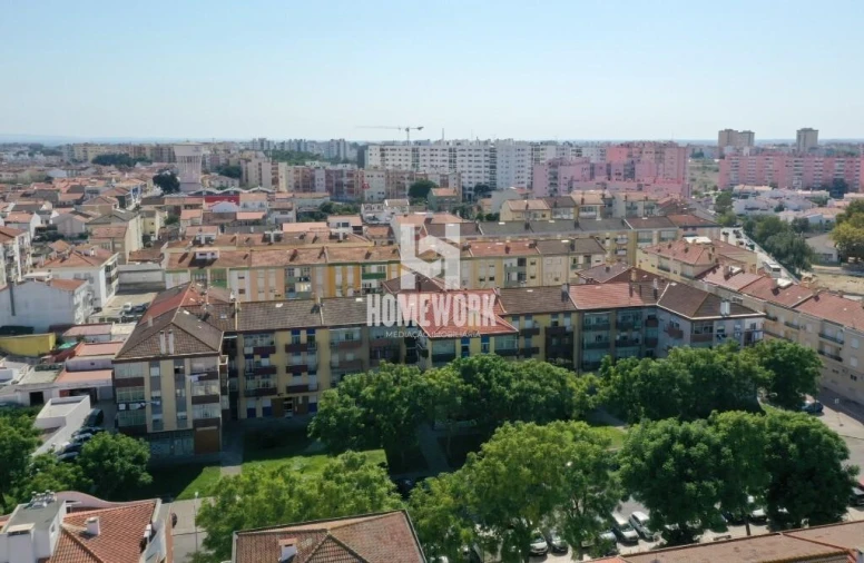 Moradia T3 para Venda em Baixa da Banheira e Vale da Amoreira Foto 3