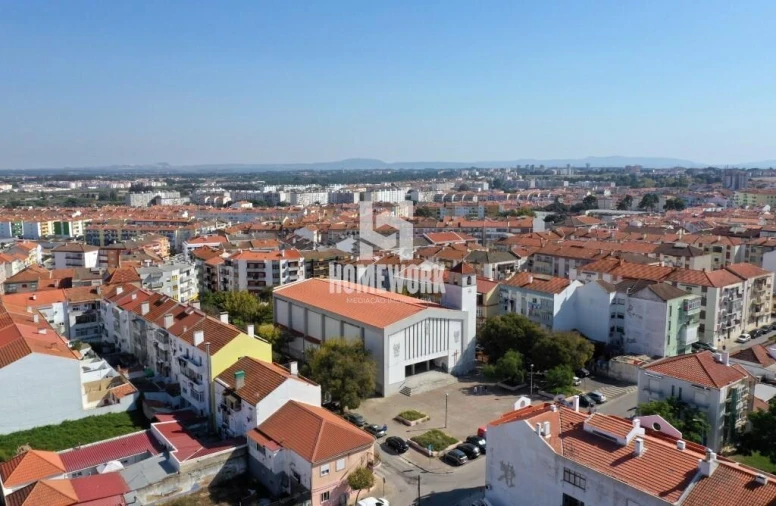 Moradia T3 para Venda em Baixa da Banheira e Vale da Amoreira Foto 4