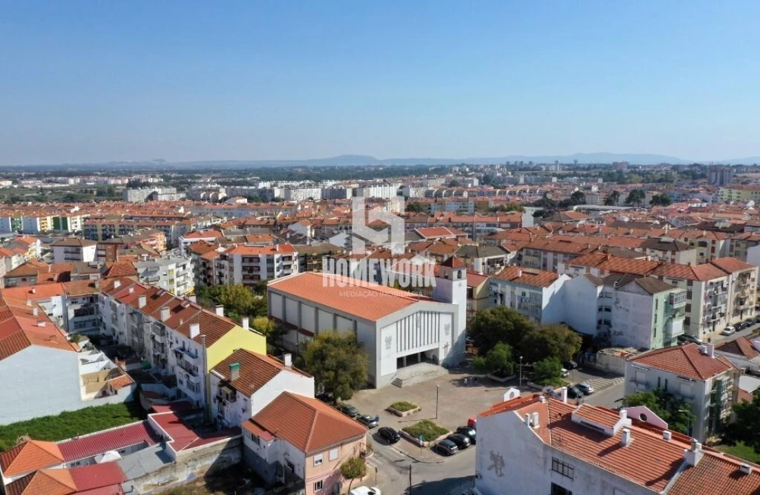 Moradia T3 para Venda em Baixa da Banheira e Vale da Amoreira Foto 4