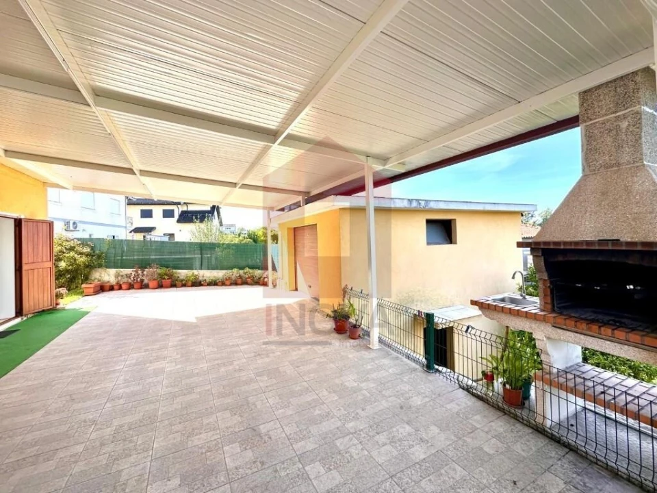 Moradia T5 para Venda em Fiscal Foto 32