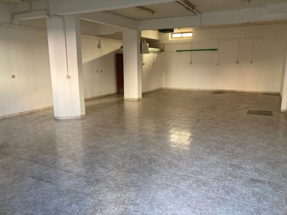 Armazém para Arrendamento em Barcarena Foto 1