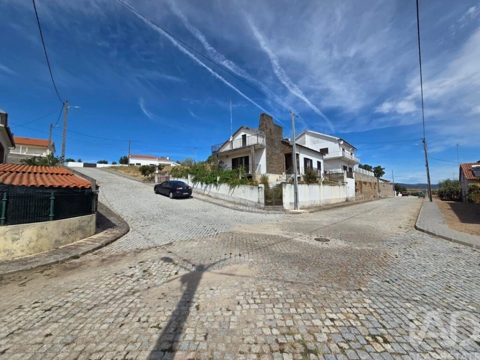 Moradia T3 para Venda em Almendra Foto 33