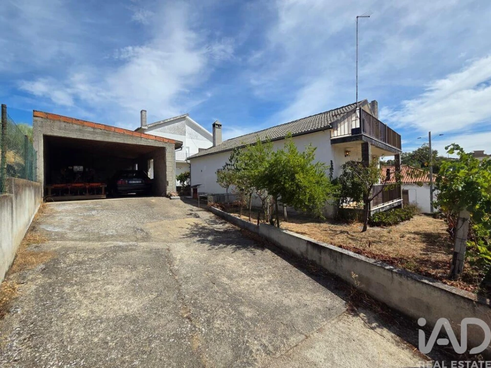 Moradia T3 para Venda em Almendra Foto 37