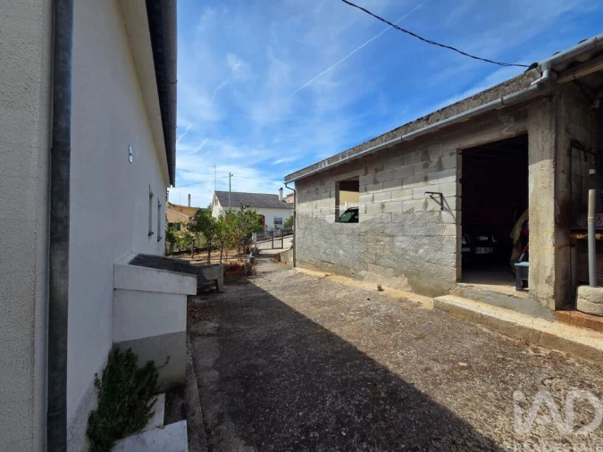 Moradia T3 para Venda em Almendra Foto 24