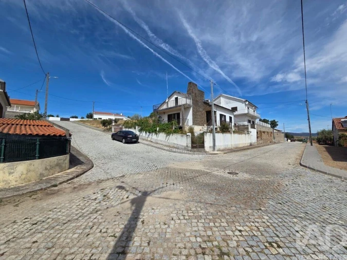 Moradia T3 para Venda em Almendra Foto 33