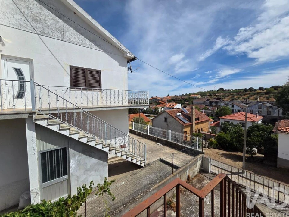 Moradia T3 para Venda em Almendra Foto 28