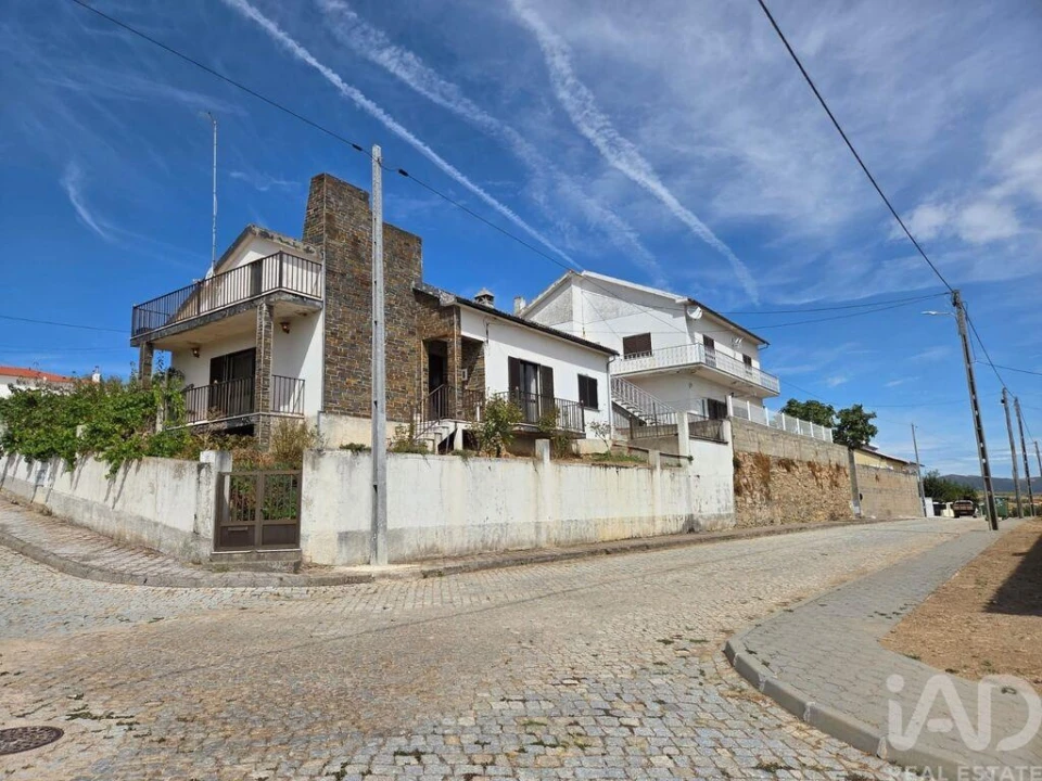 Moradia T3 para Venda em Almendra Foto 32